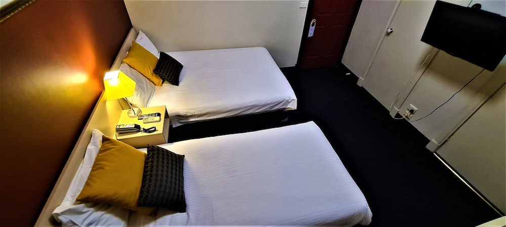 Brunswick Tower Hotel 35/60