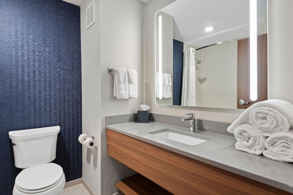 Fairfield Inn Suites Hickory 39/40