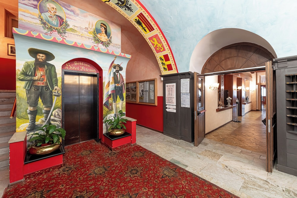 Schloss Hotel & Club Dolomiti 10/50