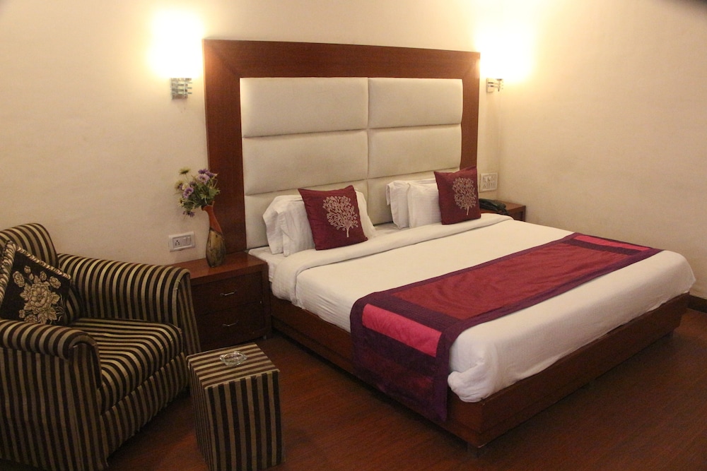 DELUXE, QUEEN BED, CITY VIEW, EXECUTIVE LEVEL