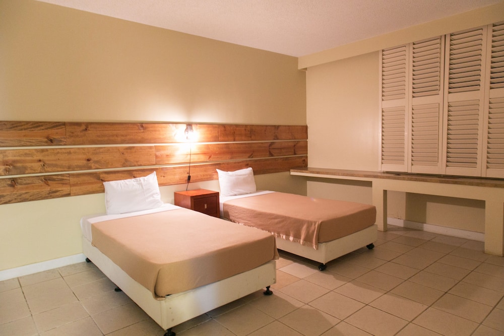 Garden Villa Hotel 26/60