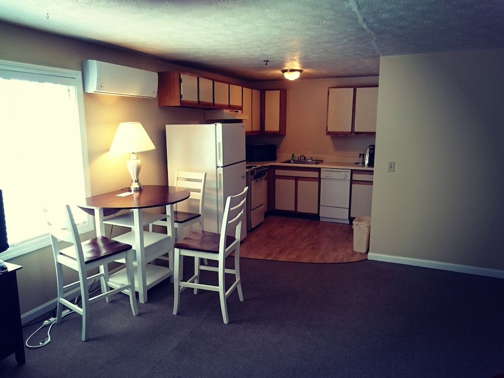 Grand Beach Inn 35/39