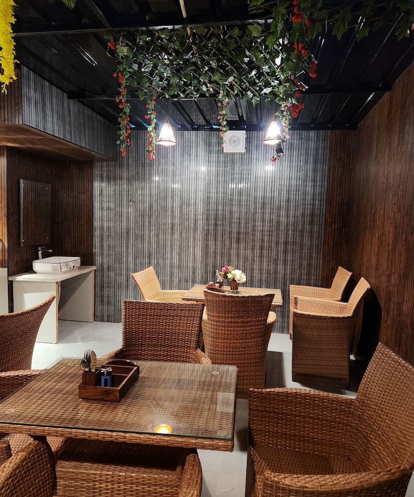 Hotel Shanti Plaza 45/50