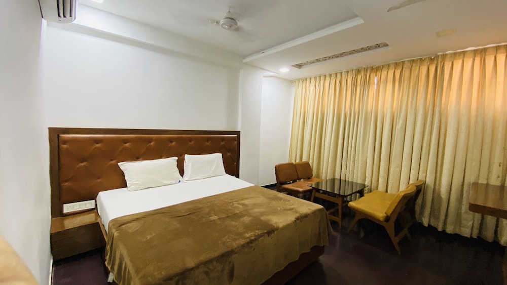 Amaravathi Hotel 8/17