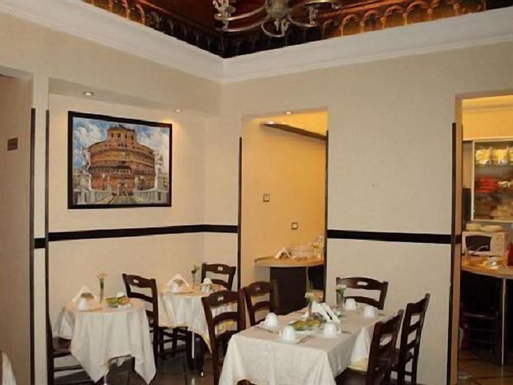Elide Hotel 38/49