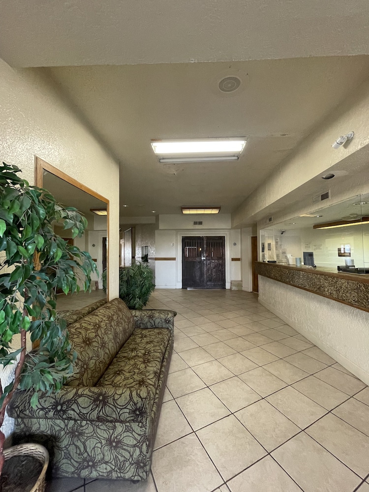 Travelodge by Wyndham Farmington Hwy 64 4/70