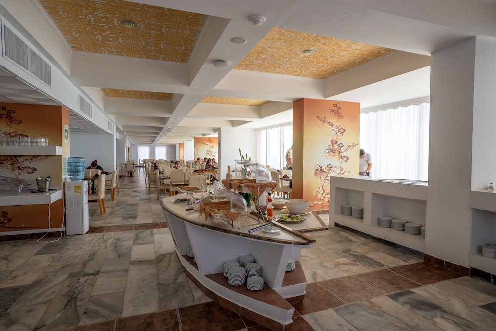 Hotel Cartagena Dubai 25/50