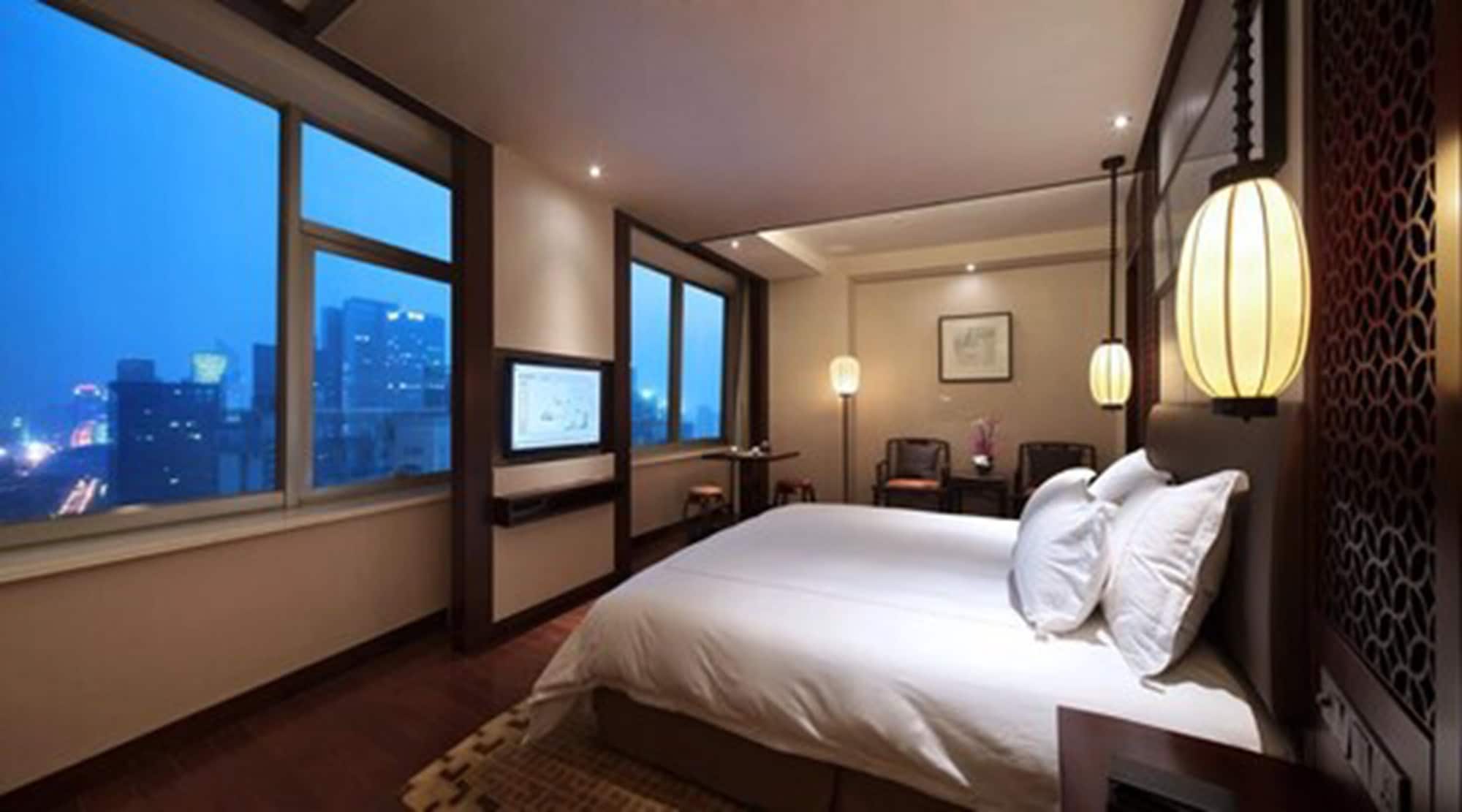 Executive, Double or Twin Bed