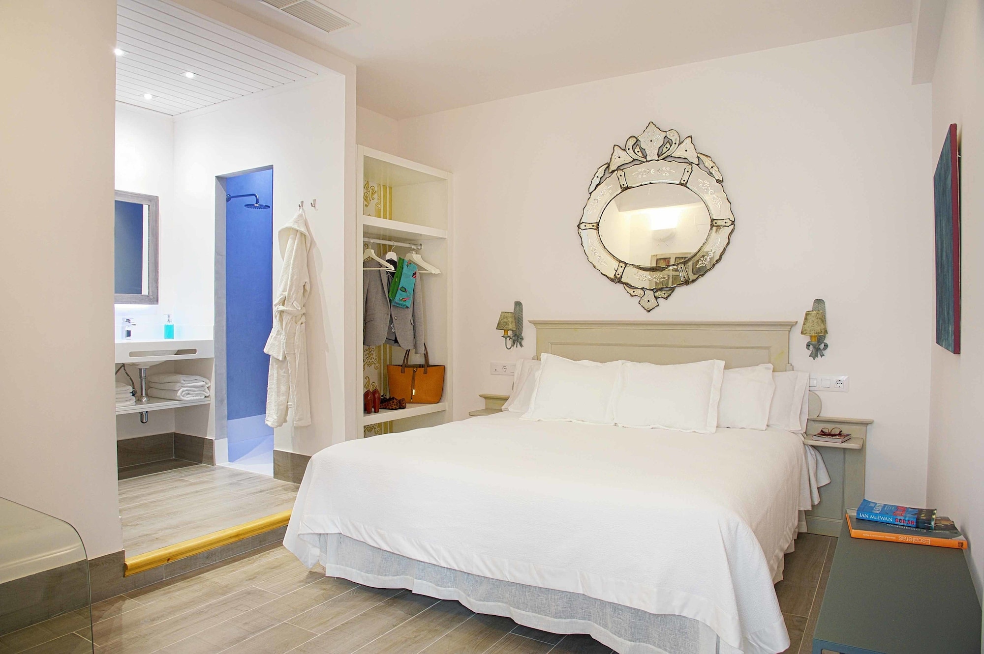 1 BEDROOM, DELUXE, APARTMENT, PATIO