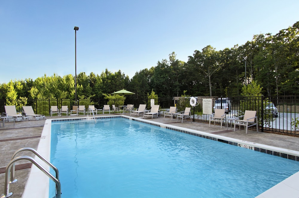 Holiday Inn Express Jasper 3/76
