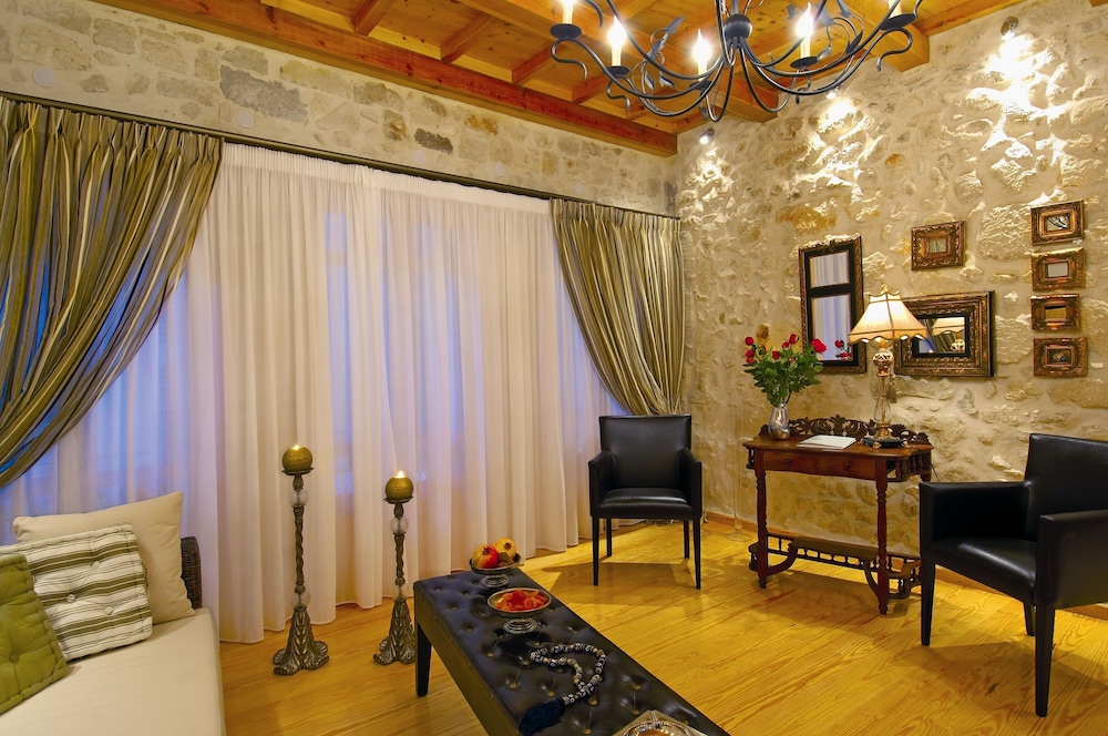 Avli Lounge Apartments 54/75