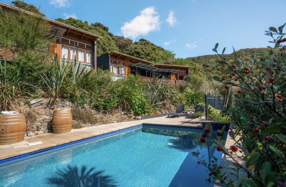 Bay of Many Coves Resort 8/57