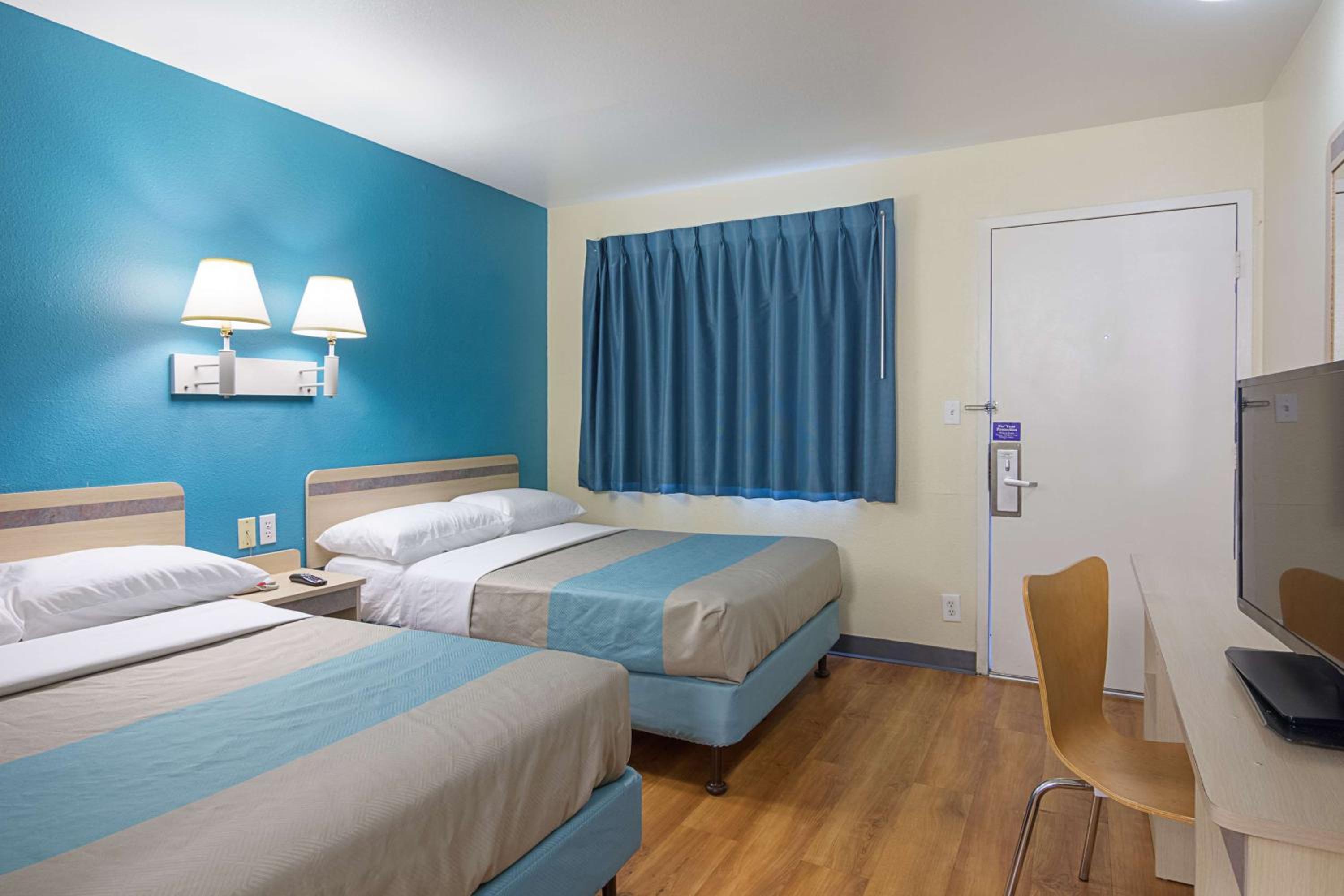 ROOM, DOUBLE BED, SMOKING, ACCESSIBLE