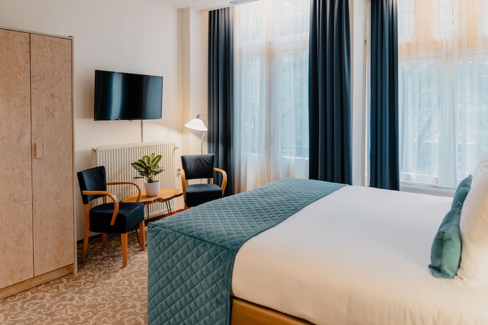 SUPERIOR, DOUBLE BED