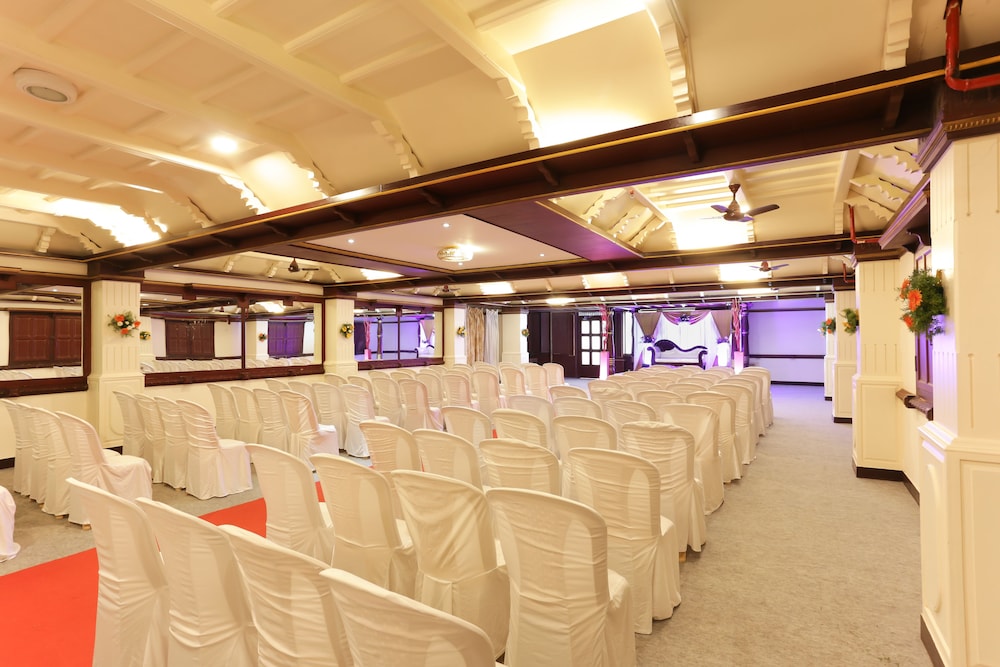 Zip by Spree Hotel Mangala International 12/70