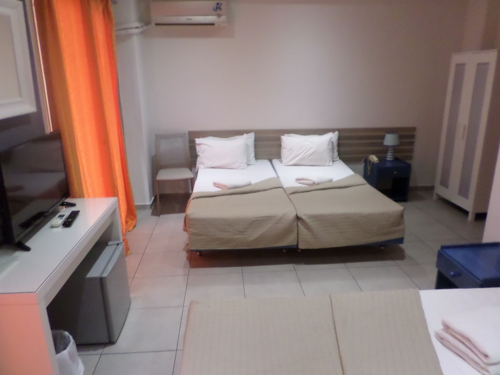 ROOM, TRIPLE