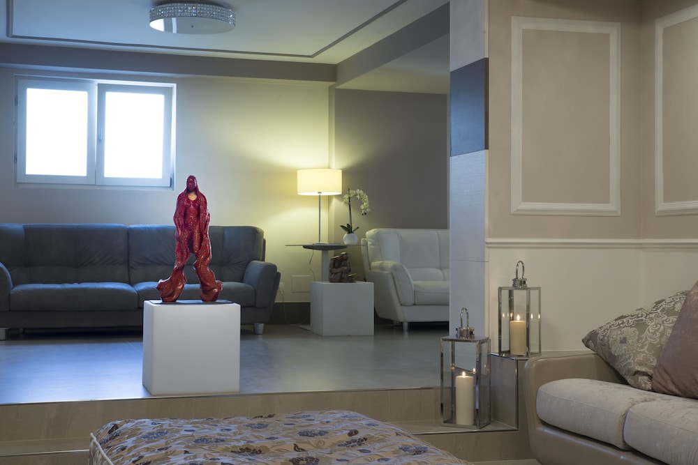Bianco Riccio Suite Hotel 53/79