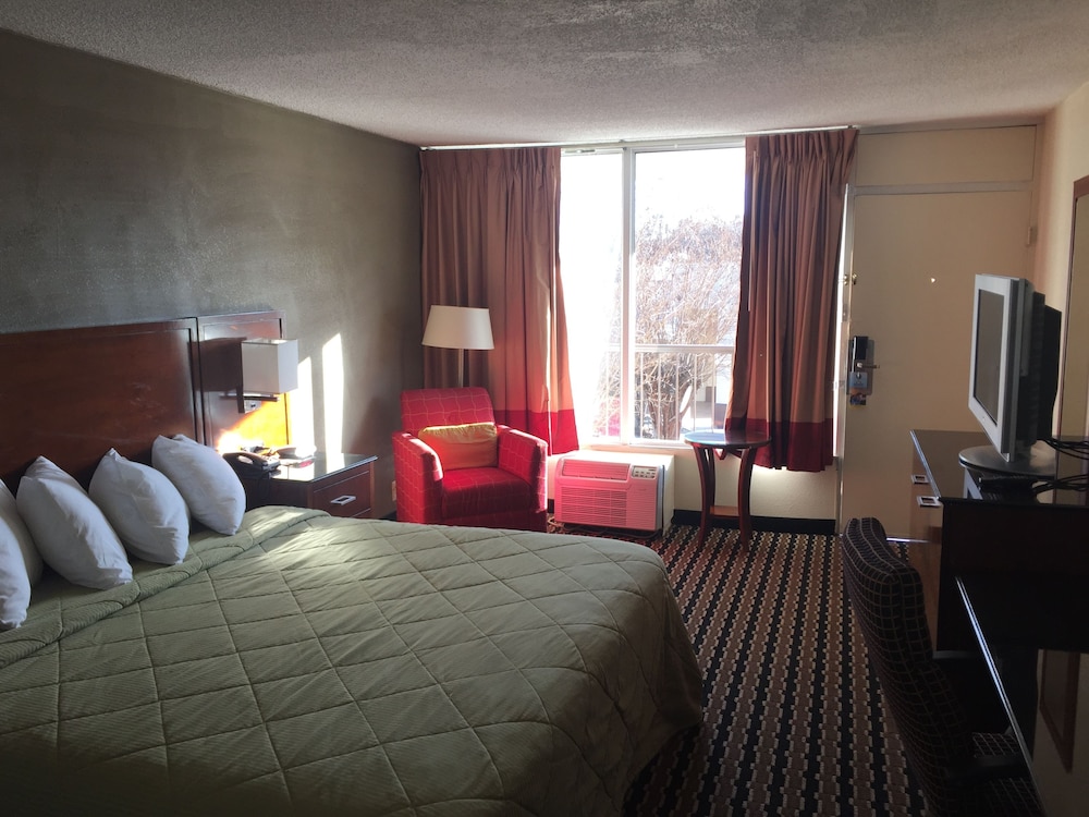 Red Roof Inn Charlotte - Airport 7/35