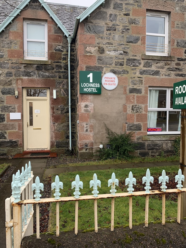 1 Loch Ness Hostel 31/45