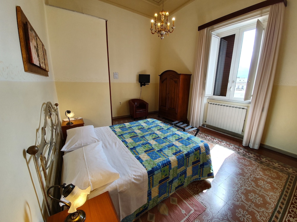 Albergo Cavour 15/35