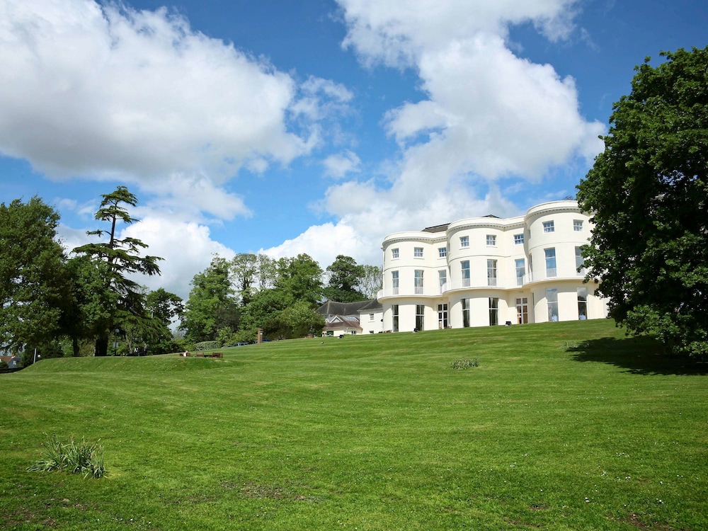 Mercure Gloucester Bowden Hall Hotel 67/70