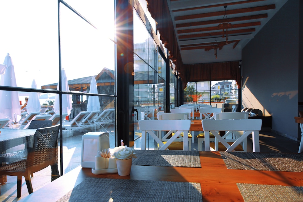 Sey Beach Hotel & Spa 37/50