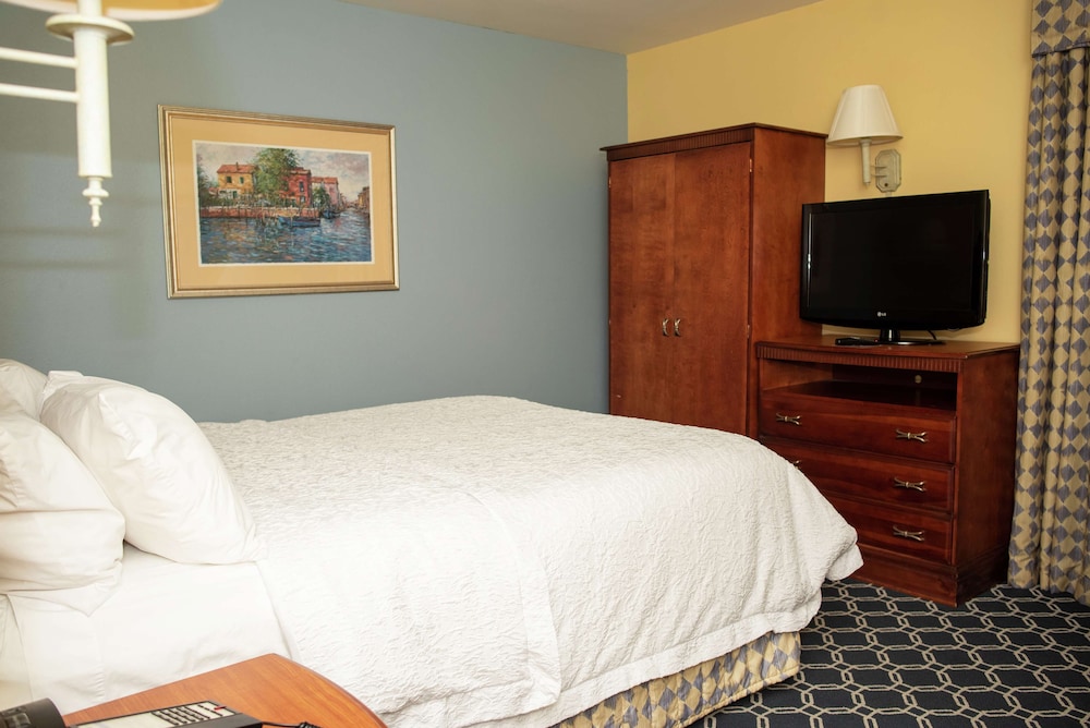 Hampton Inn Lebanon, KY 11/50