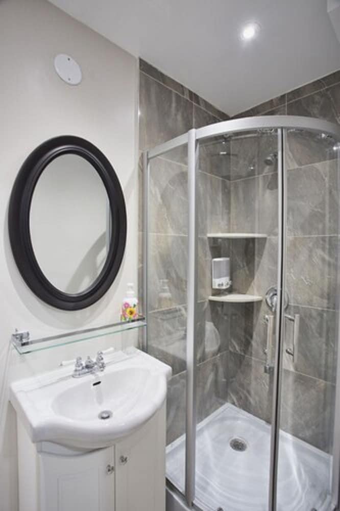 Toronto Rooms And Suites 43/49