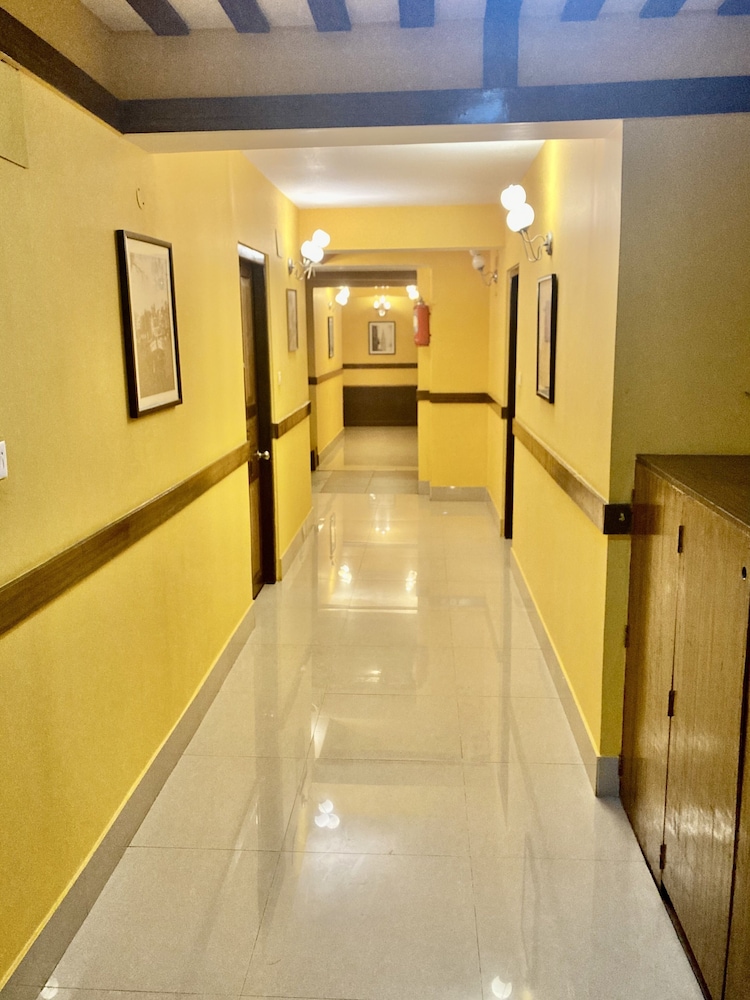 Maya Inn 6/70