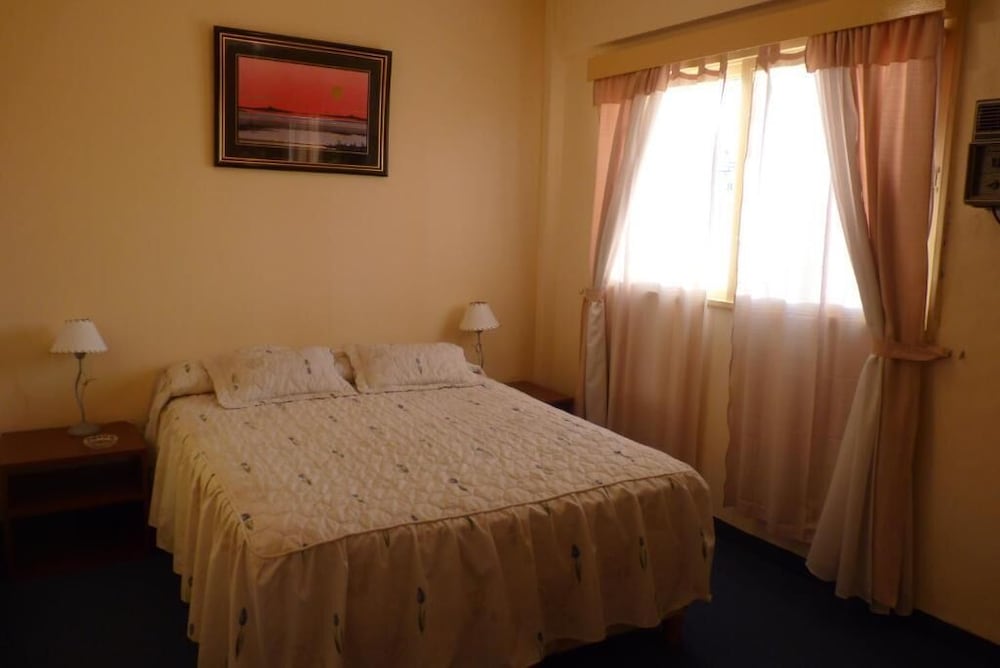 Hotel Adrazi 9/40