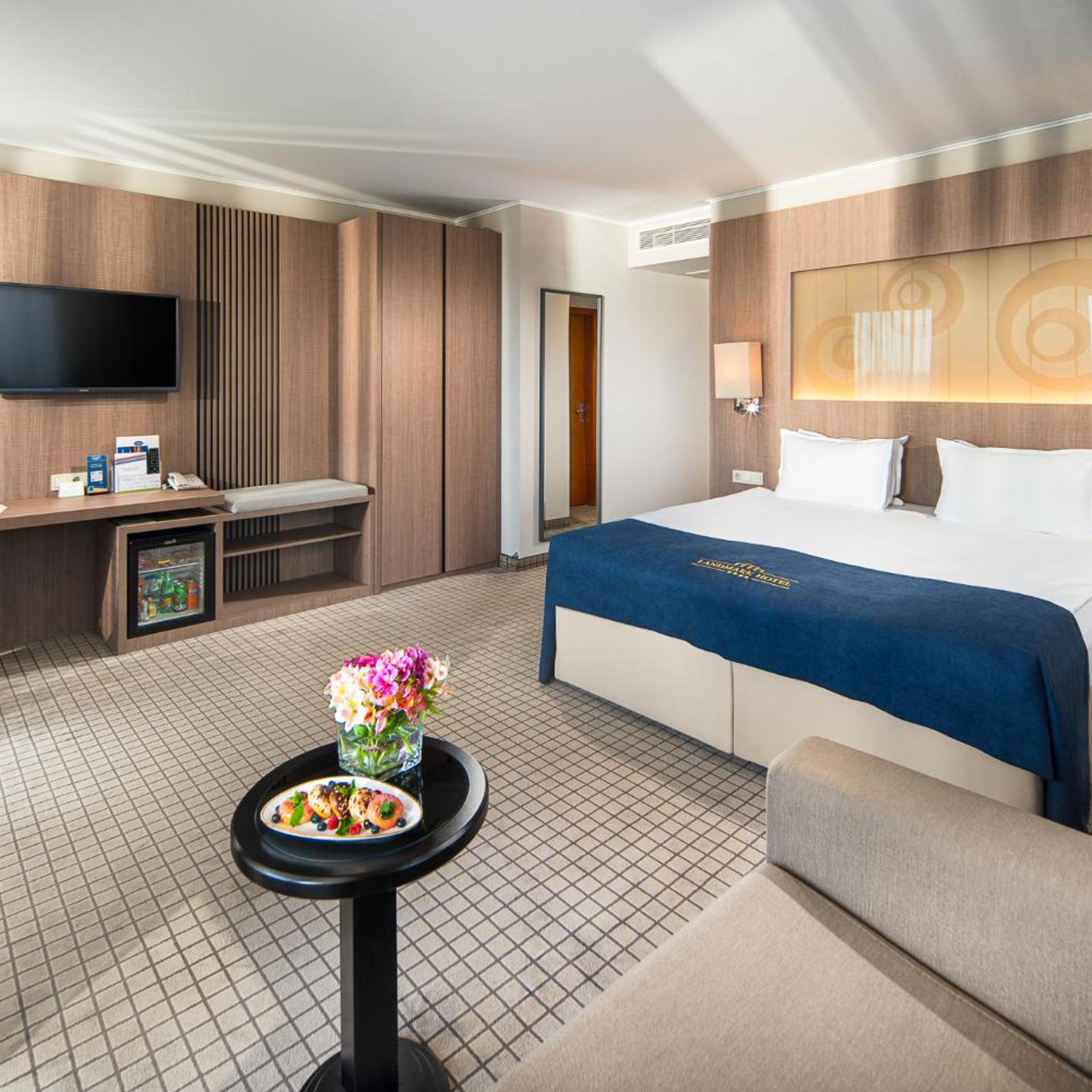 Superior, Double or Twin Bed, Creek View, Balcony