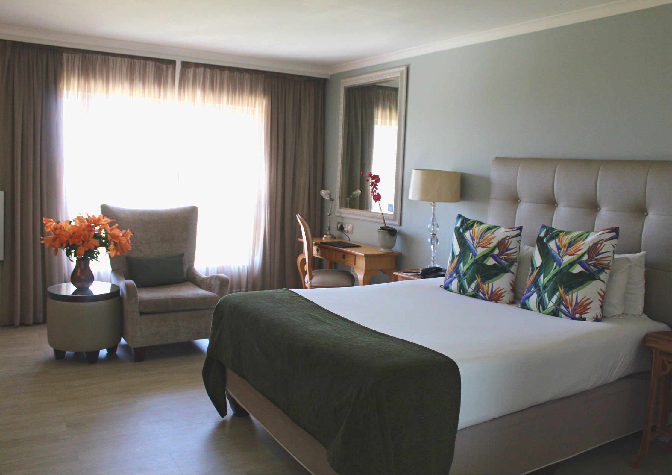 Deluxe, Double Bed, River View 3/6