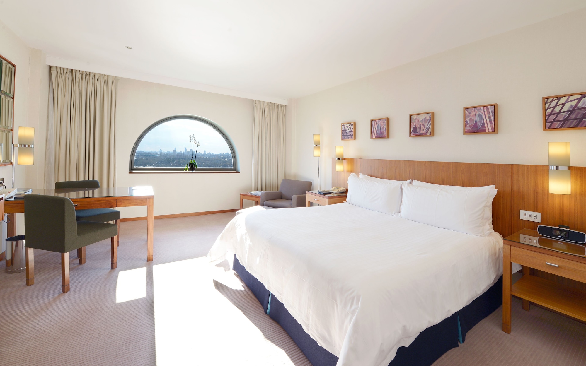 1 BEDROOM, SUITE