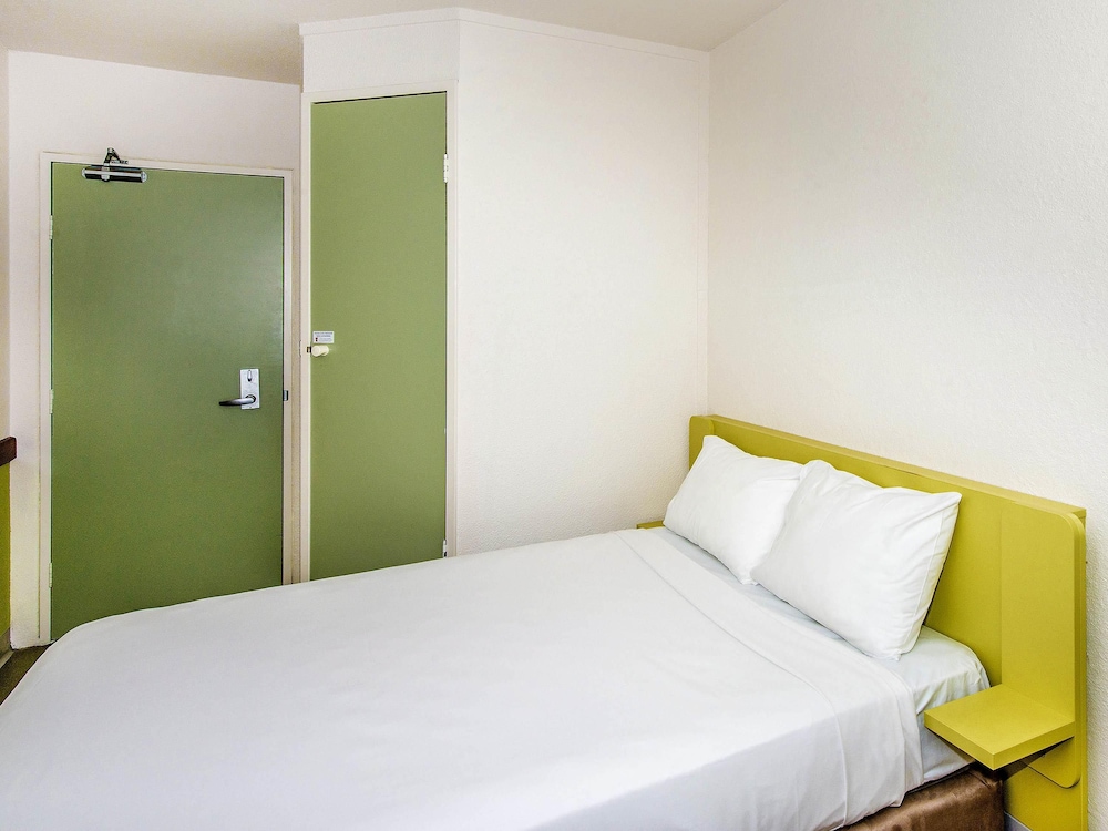 Ibis Budget Dandenong 13/65
