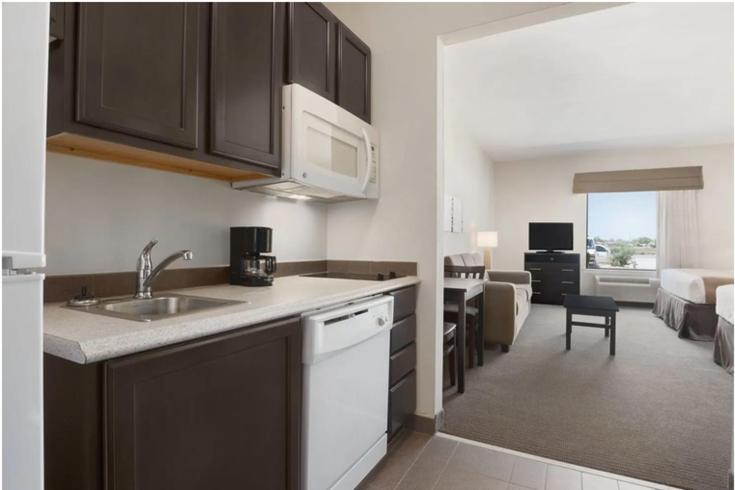 PetroStay Inn and Suites Cotulla (ex. Baymont Inn And Suites Cotulla) 17/20