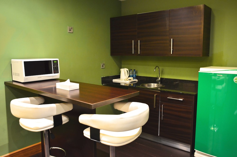Blaire Executive Suites 46/58