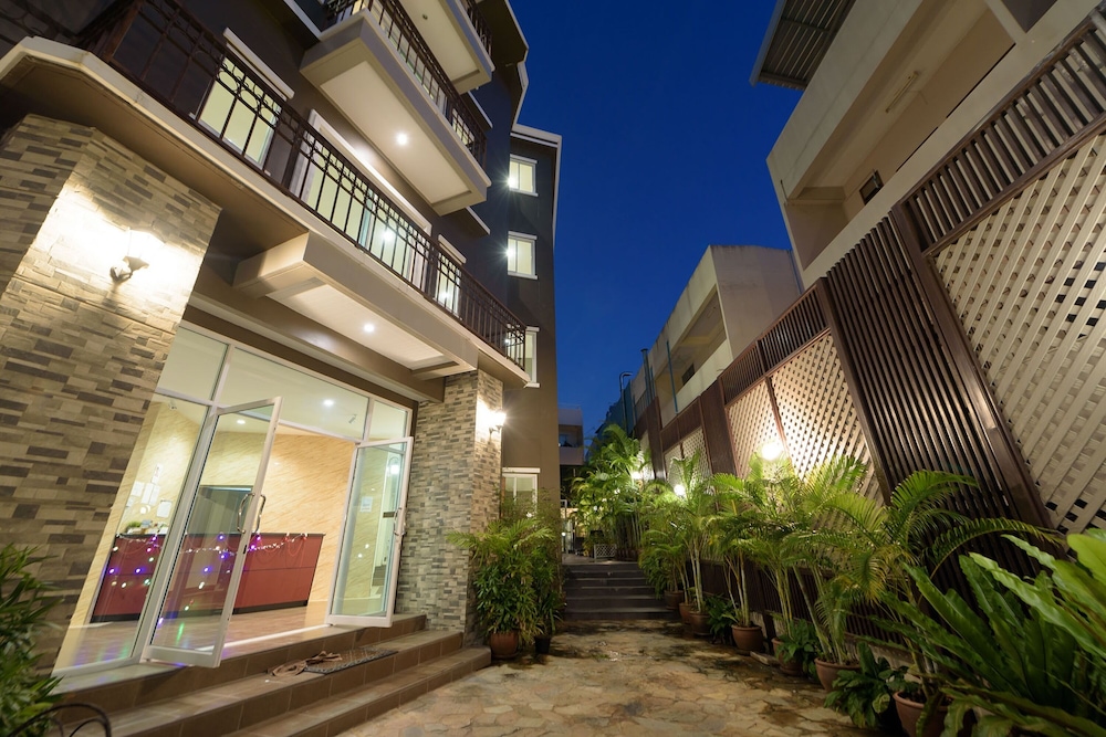 The Cliff Pattaya By Dede 5/100