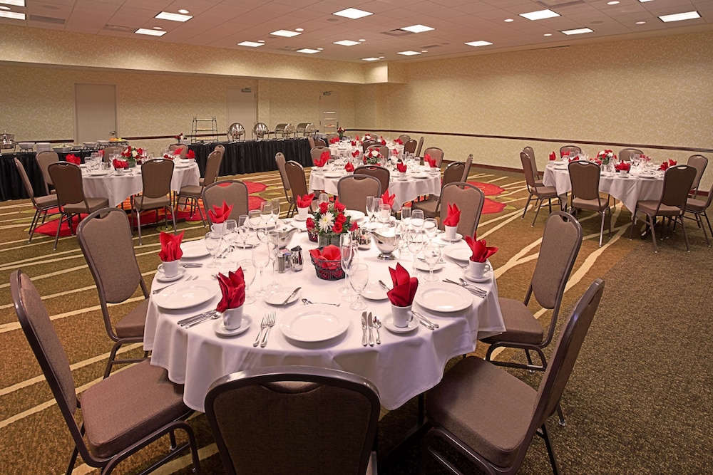 Hilton Garden Inn Bloomington, IN 61/78