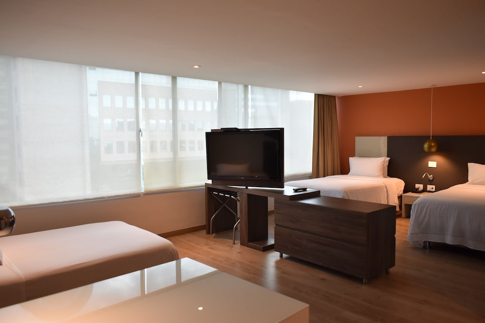 غرفة قياسية بسرير كوين، HOLIDAY INN EXPRESS MEDELLIN 9/10