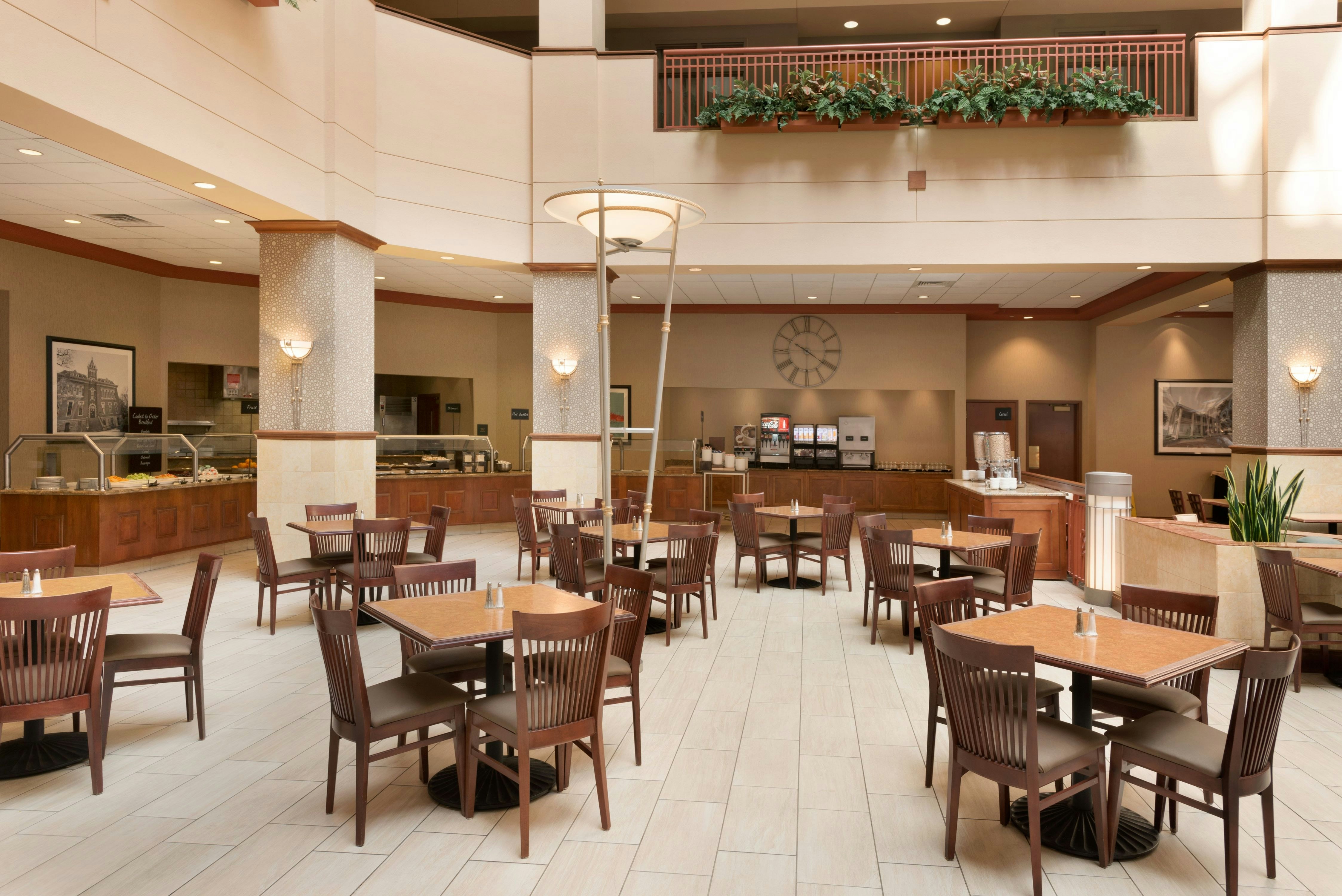 Embassy Suites by Hilton Franklin Cool Springs 44/75