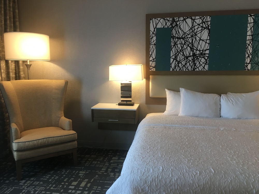 Hampton Inn Suites Dallas the Colony Tx 15/48