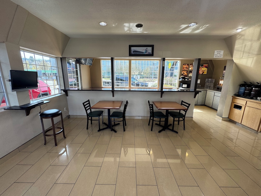 University Inn Suites 34/50
