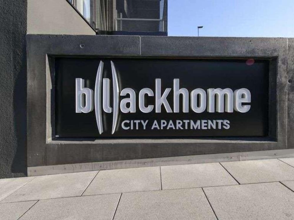 B(L)Ackhome City Apartments 8/34