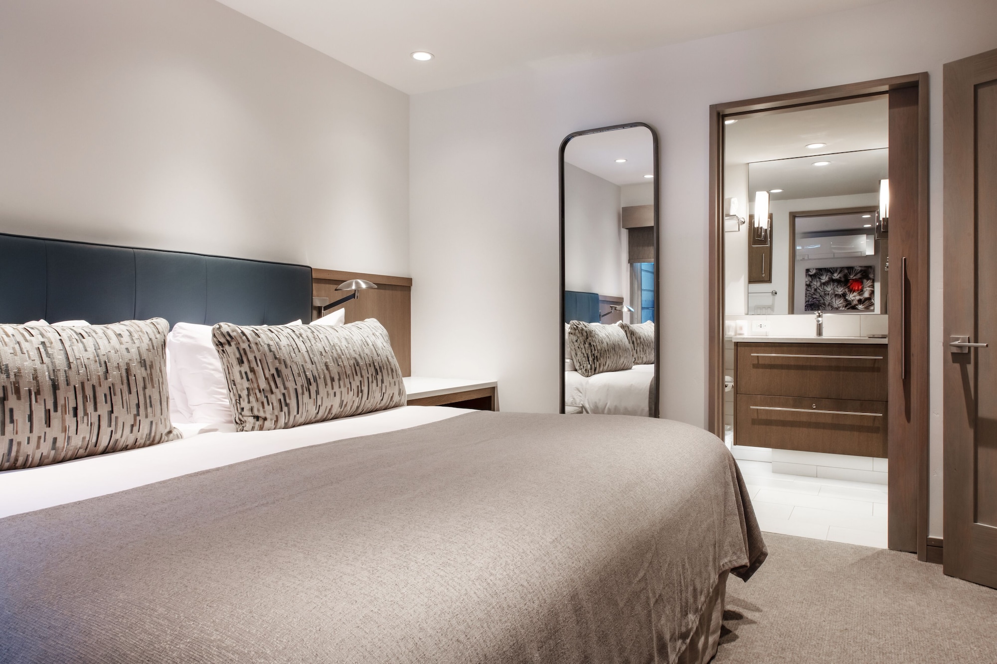 3 Bedrooms, Premier, King and Queen and Twin Beds, 3 Bathrooms