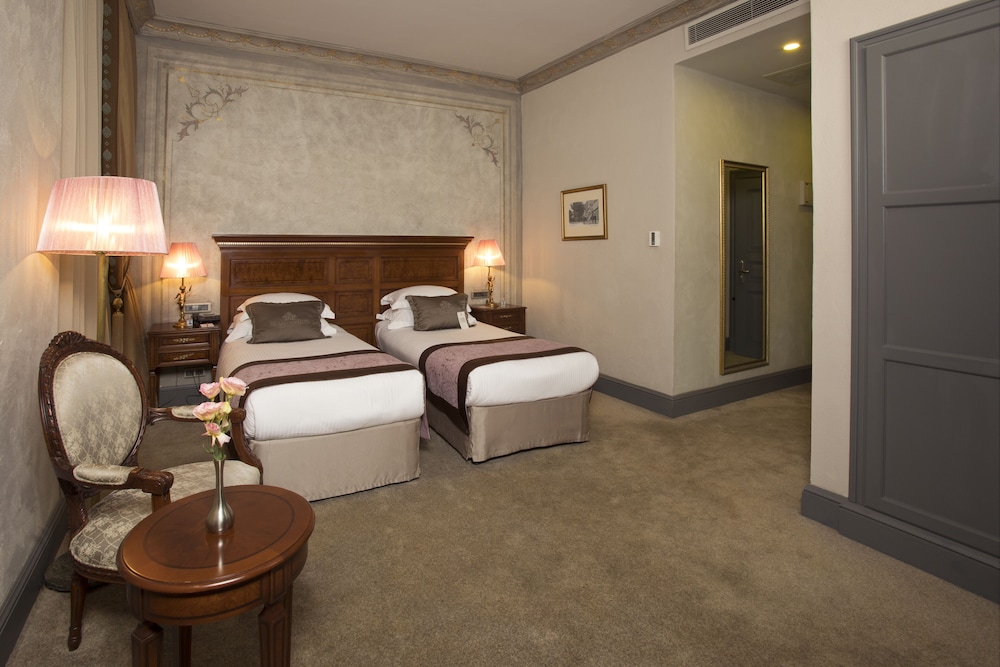 Palazzo Donizetti Istanbul, Tapestry Collection by Hilton 28/75