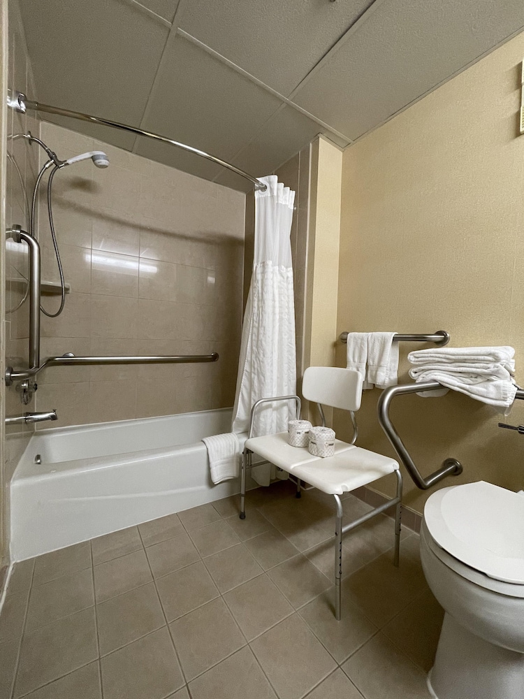 Comfort Inn Ballston 13/42