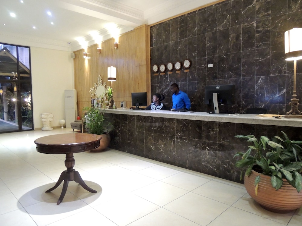 Bella Casa Hotel 5/50
