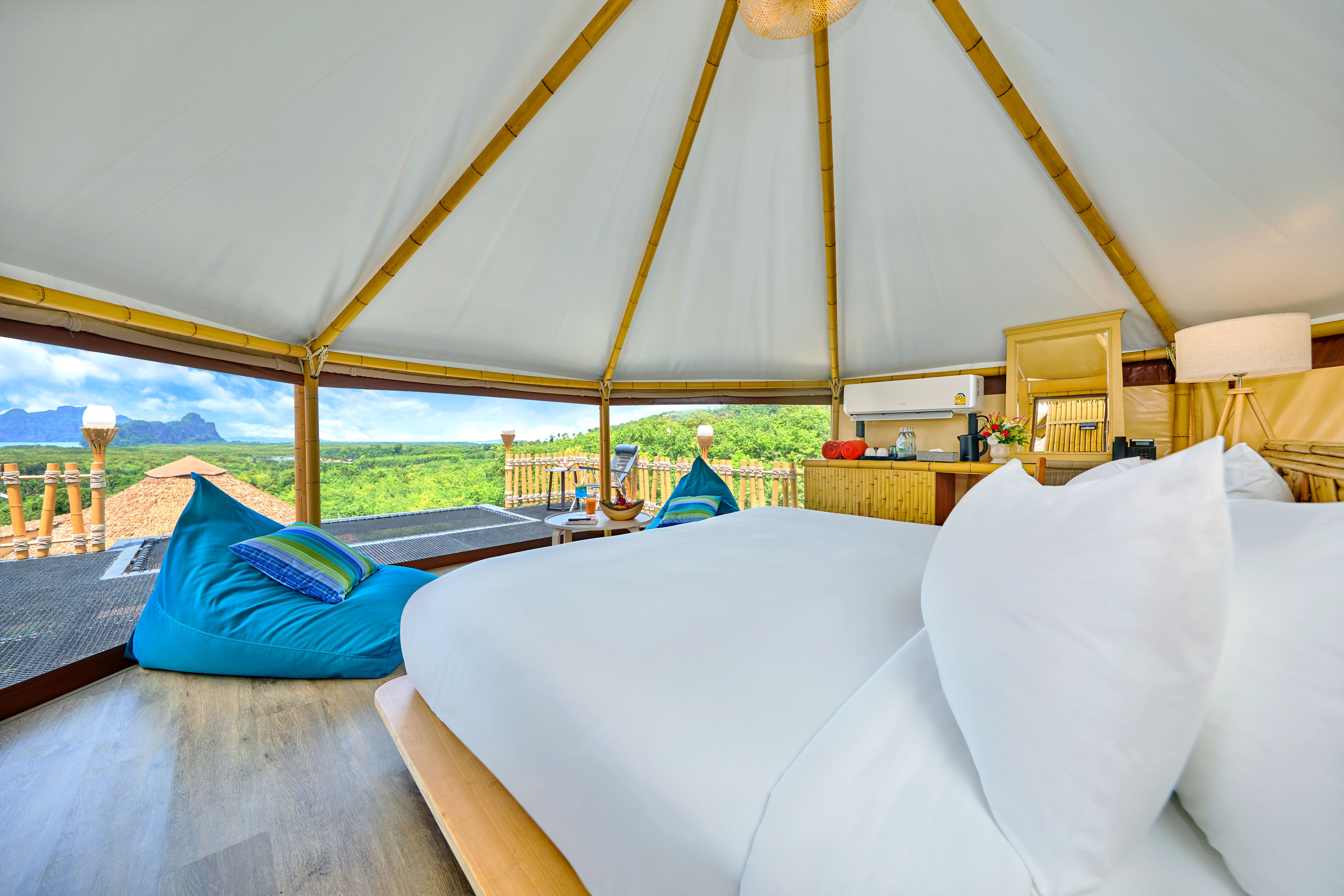 Room at Beyond Skywalk Nangshi, TAKUA THUNG