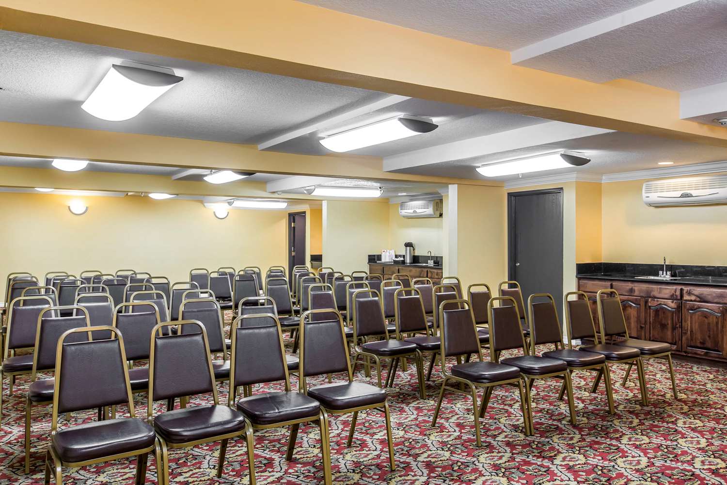 Quality Inn and Suites Bell Gardens Los Angeles 34/38