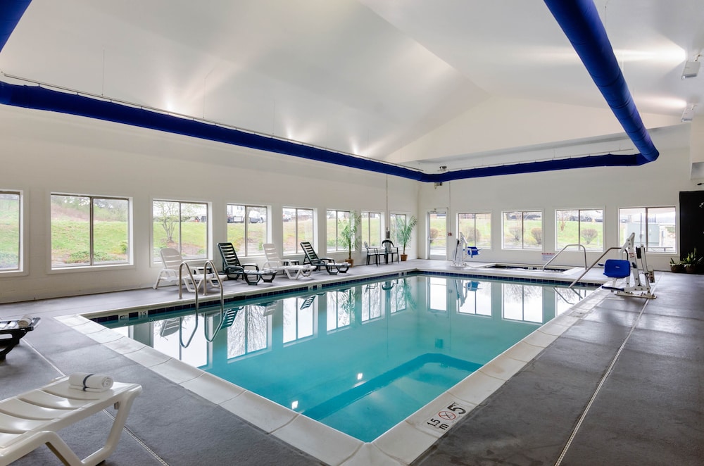 Comfort Suites Abingdon 3/40